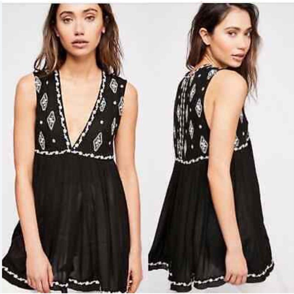 Free‎ People Diamond Embroidered Top Gauze Sleeveless Black White Size XS NEW